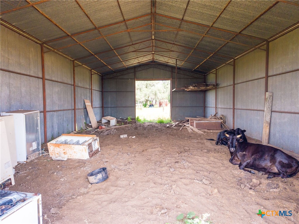 main property photo 11