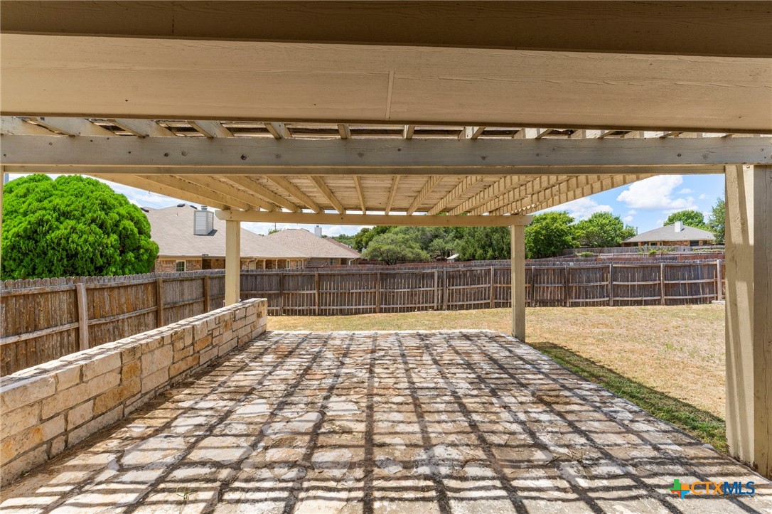 main property photo 30