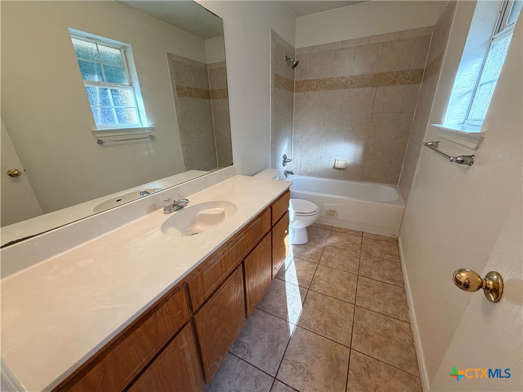 main property photo 11