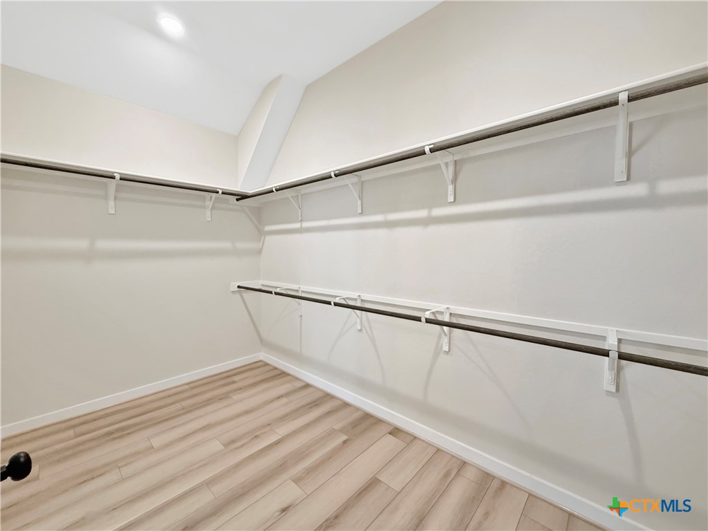 property viewer photo 17
