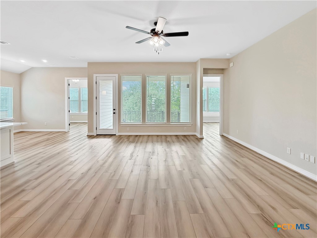 property viewer photo 4