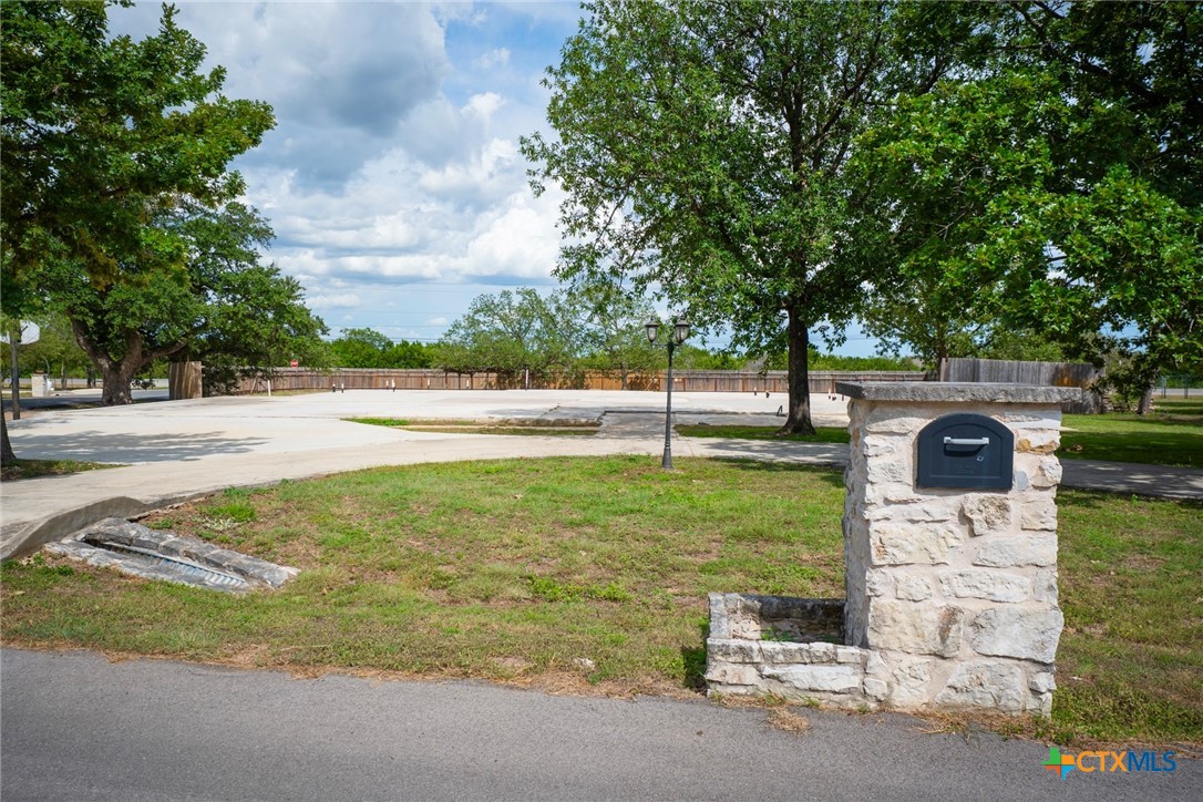 main property photo 9