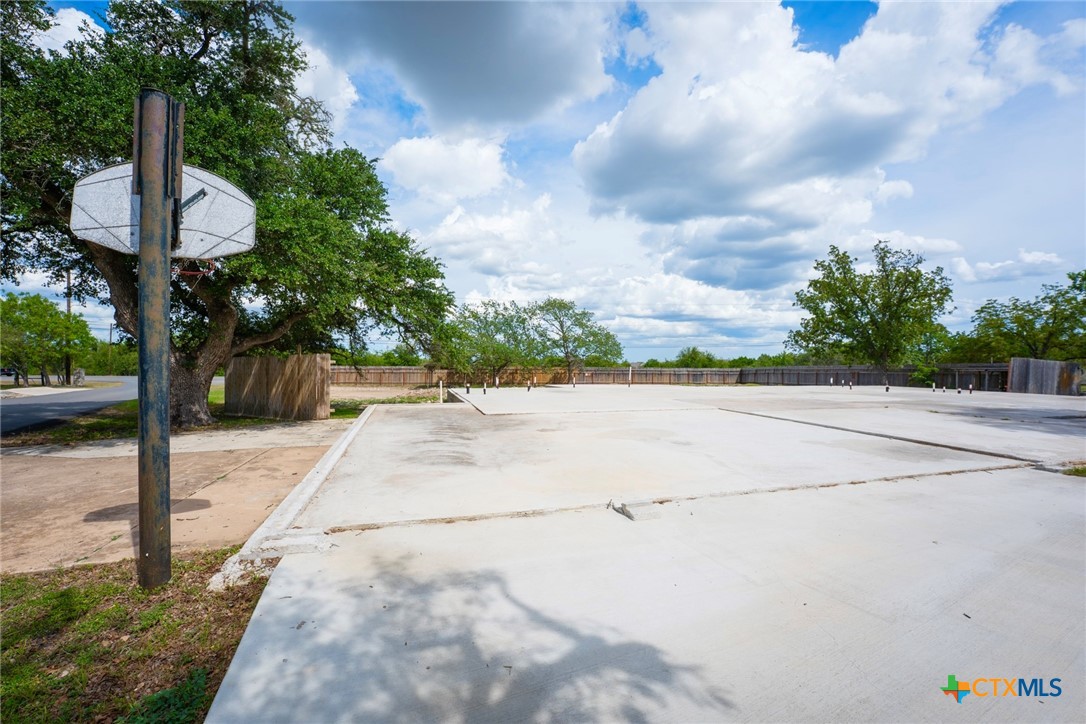main property photo 18