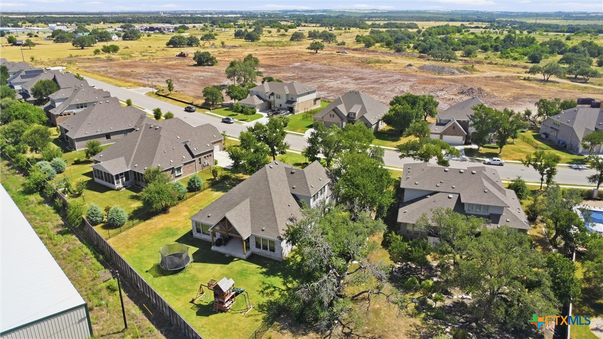 main property photo 35