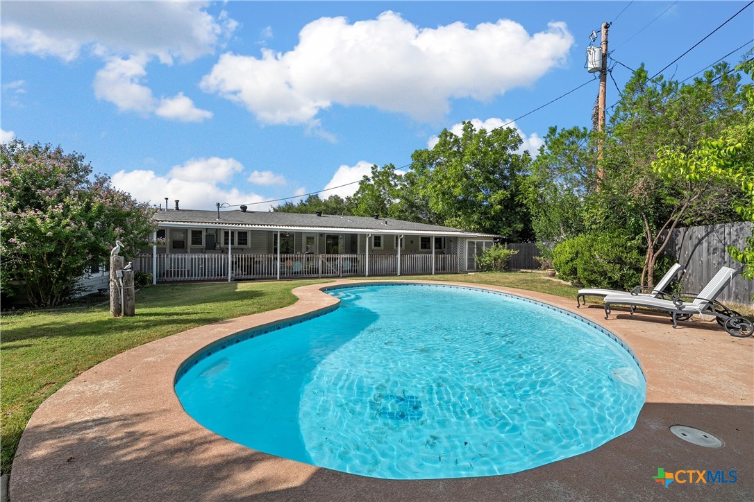 main property photo 18