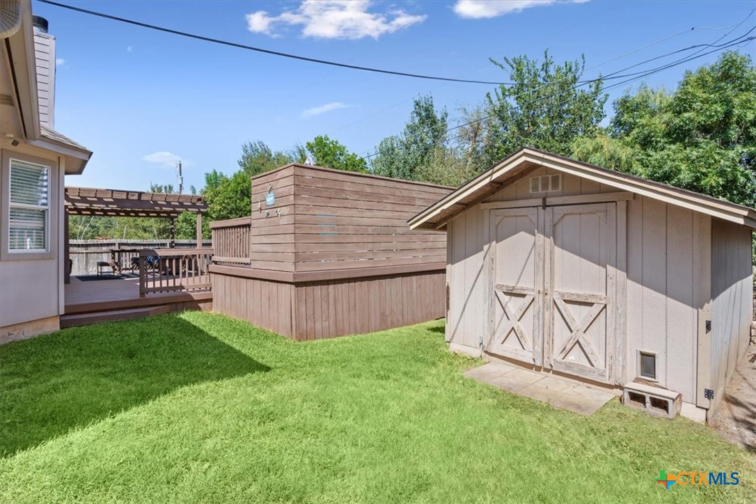 main property photo 29