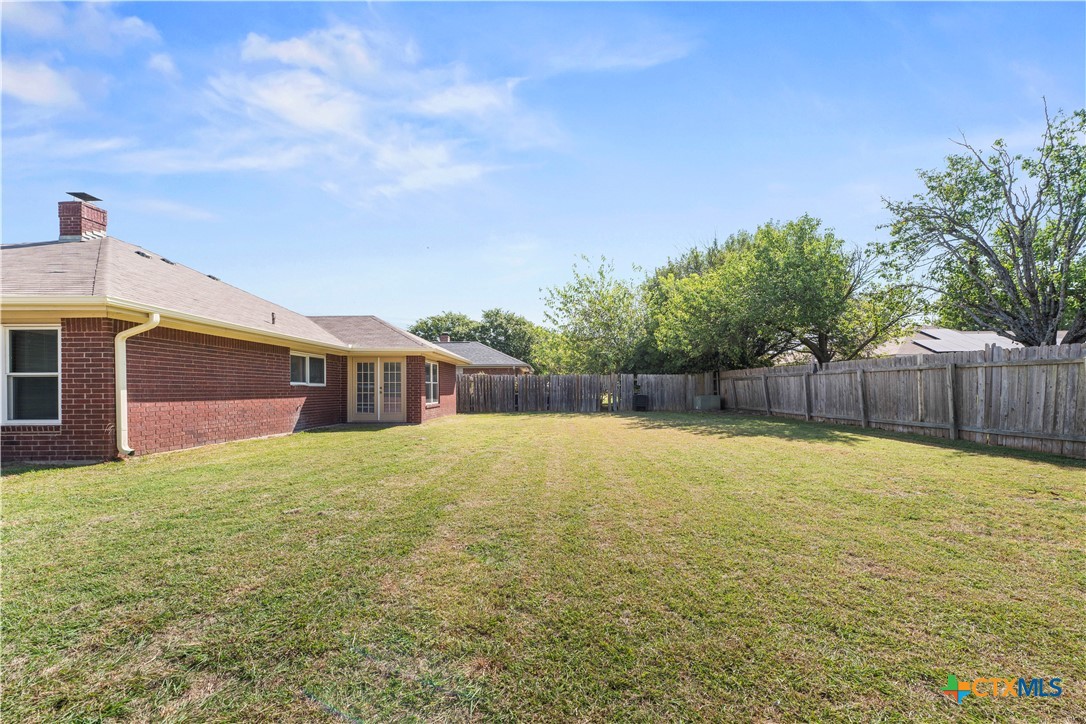 main property photo 28