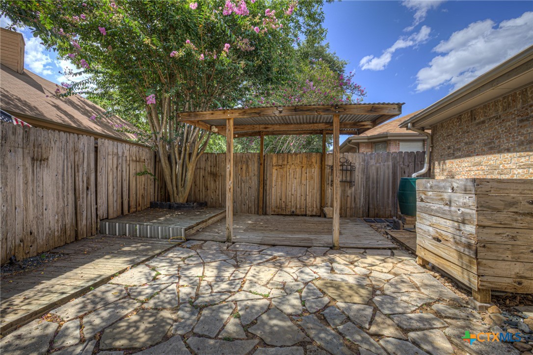 main property photo 21