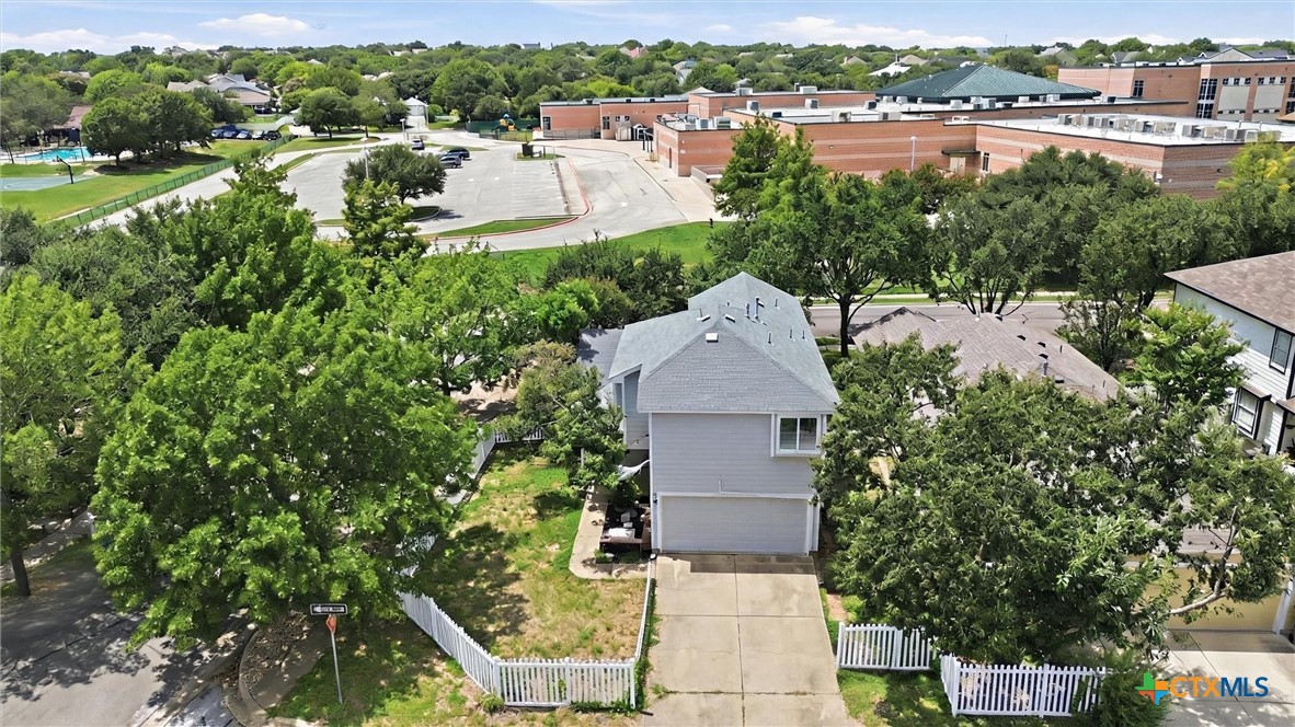 main property photo 31