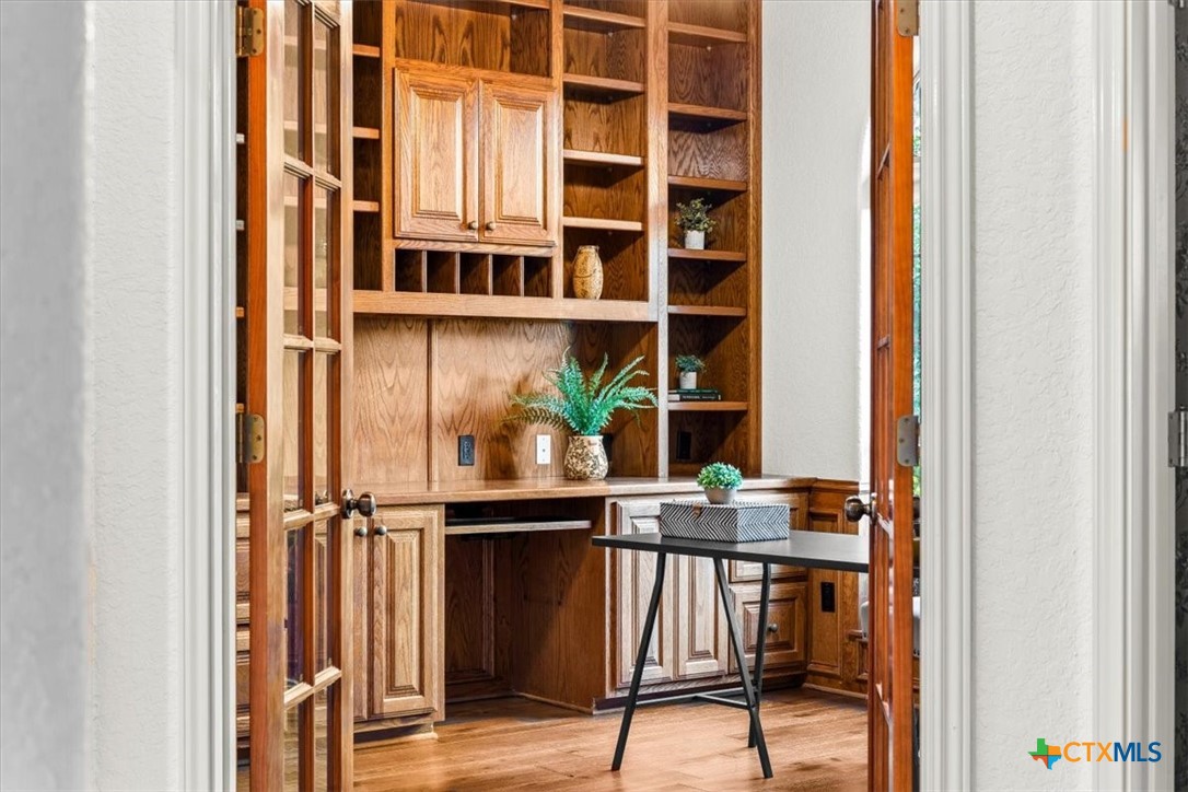 main property photo 11