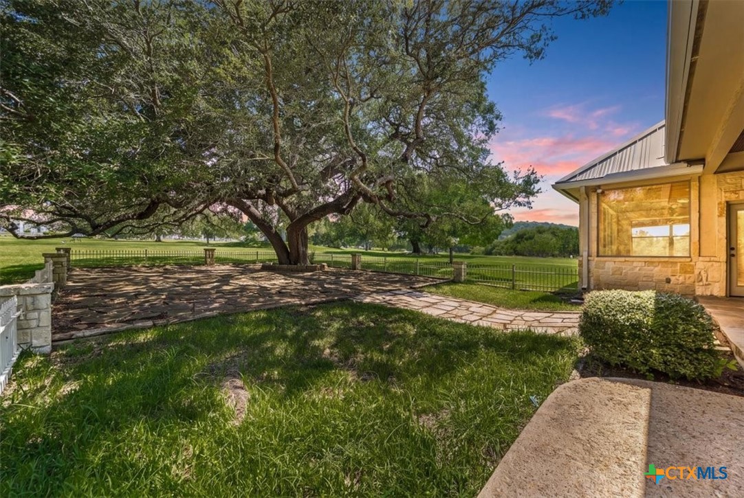 main property photo 40