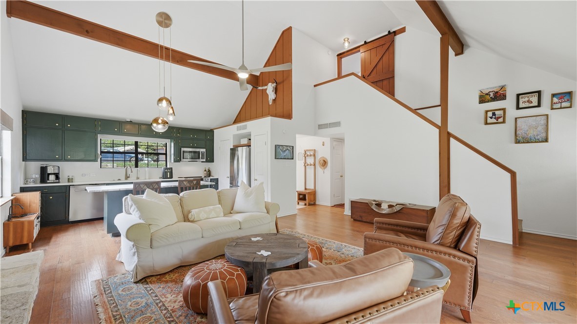 main property photo 8