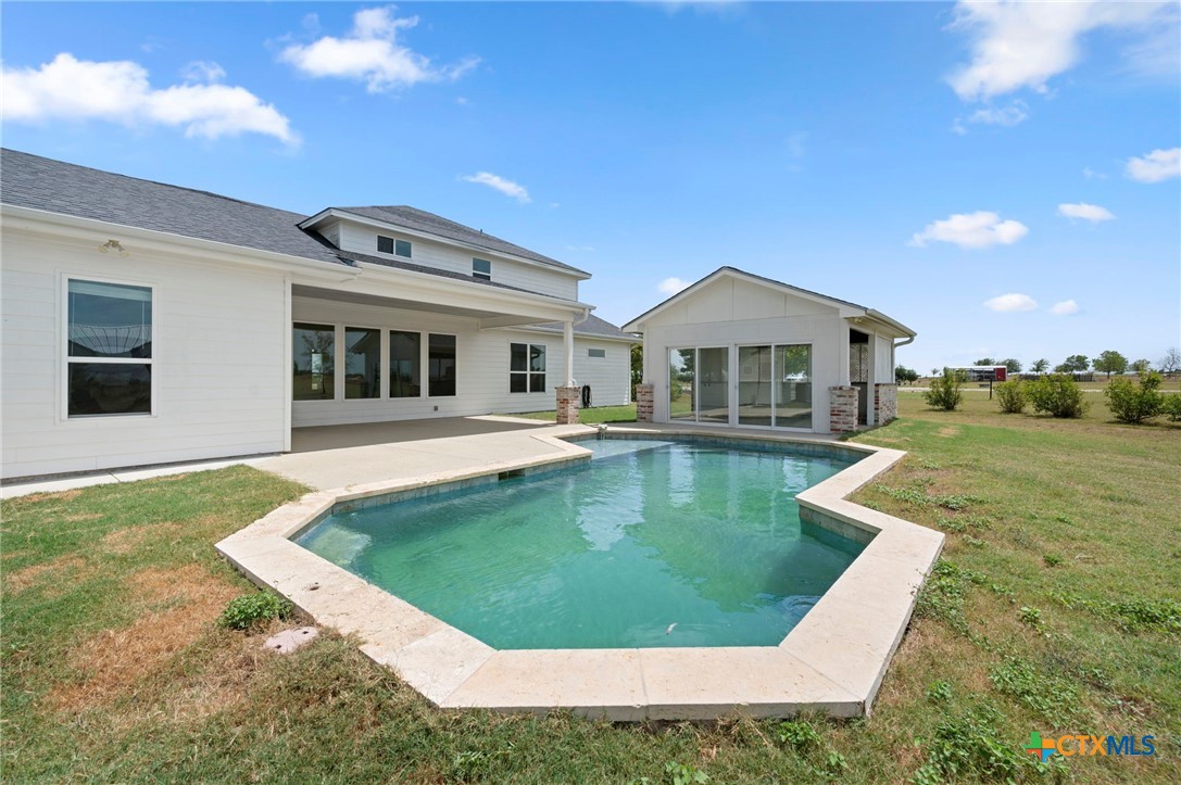 main property photo 23