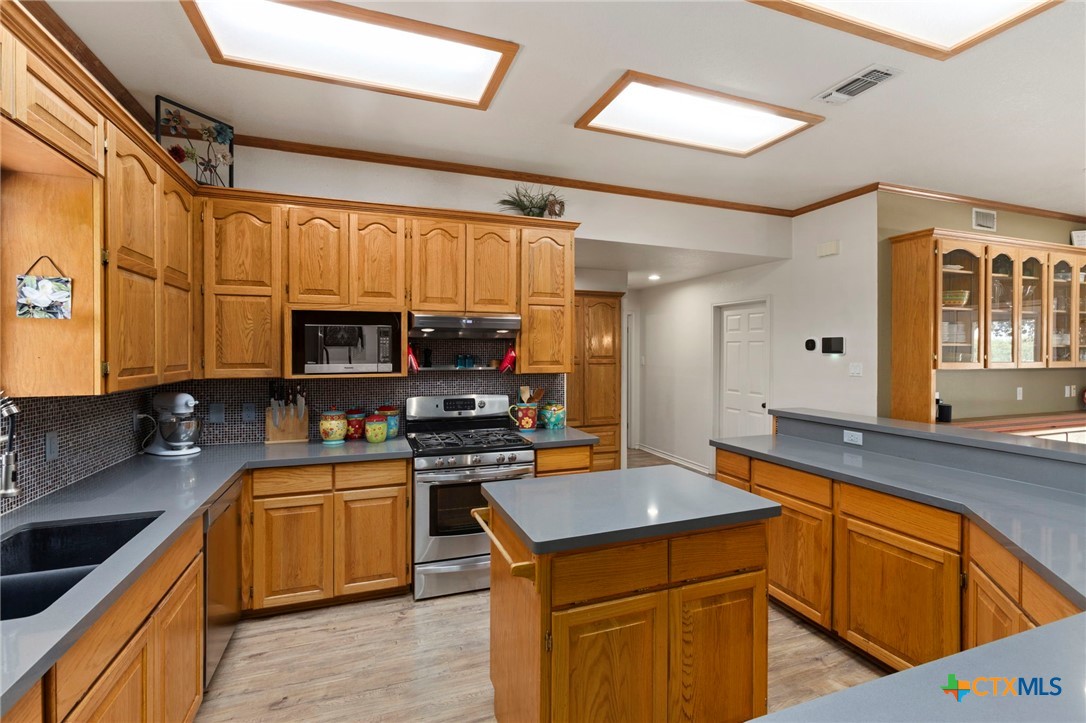 main property photo 13