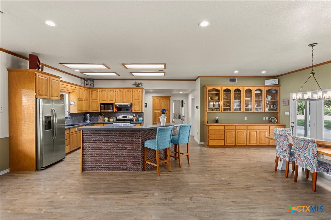 main property photo 9