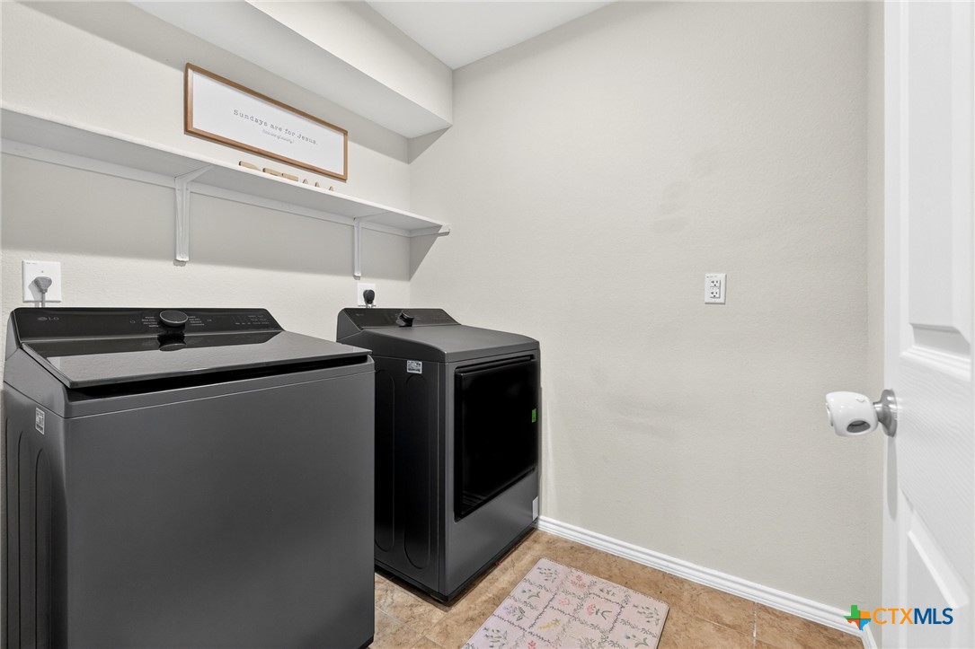 main property photo 13