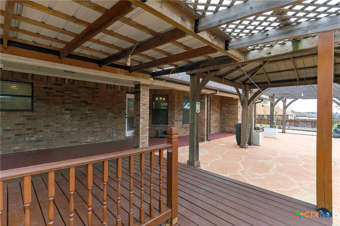 main property photo 23