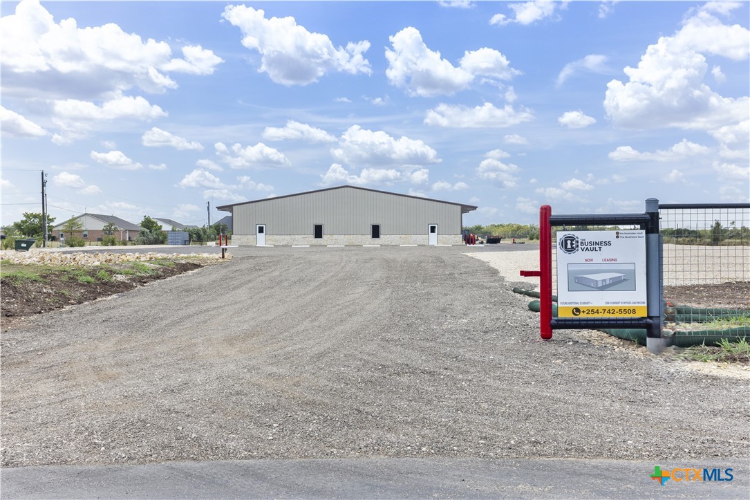 main property photo 16