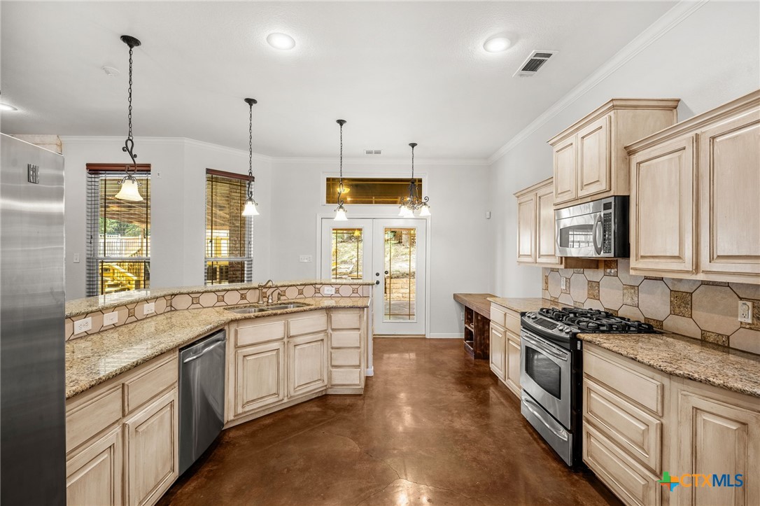 main property photo 12