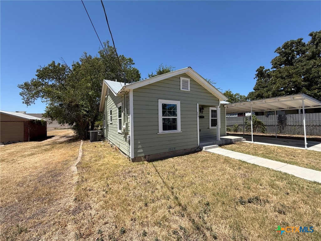 main property photo 22