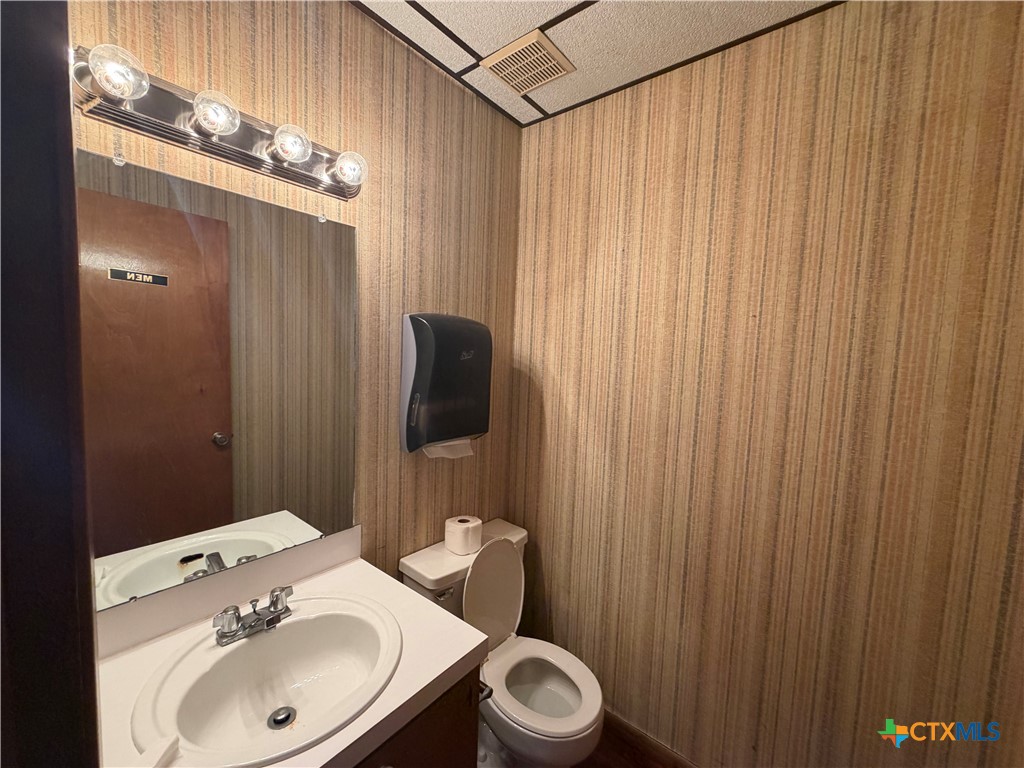 main property photo 9