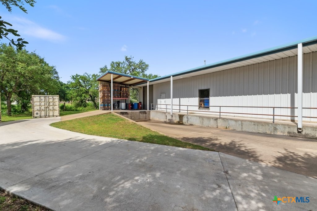 main property photo 30