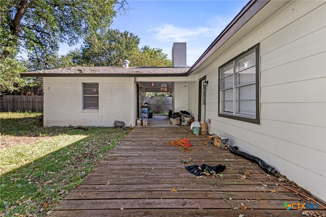 main property photo 28