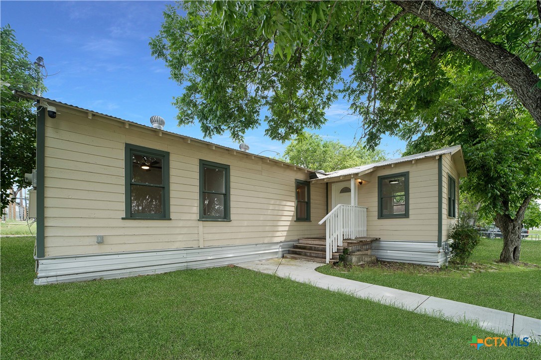 main property photo 6