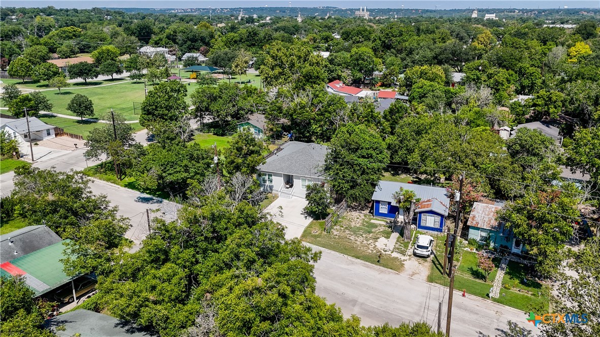 main property photo 40