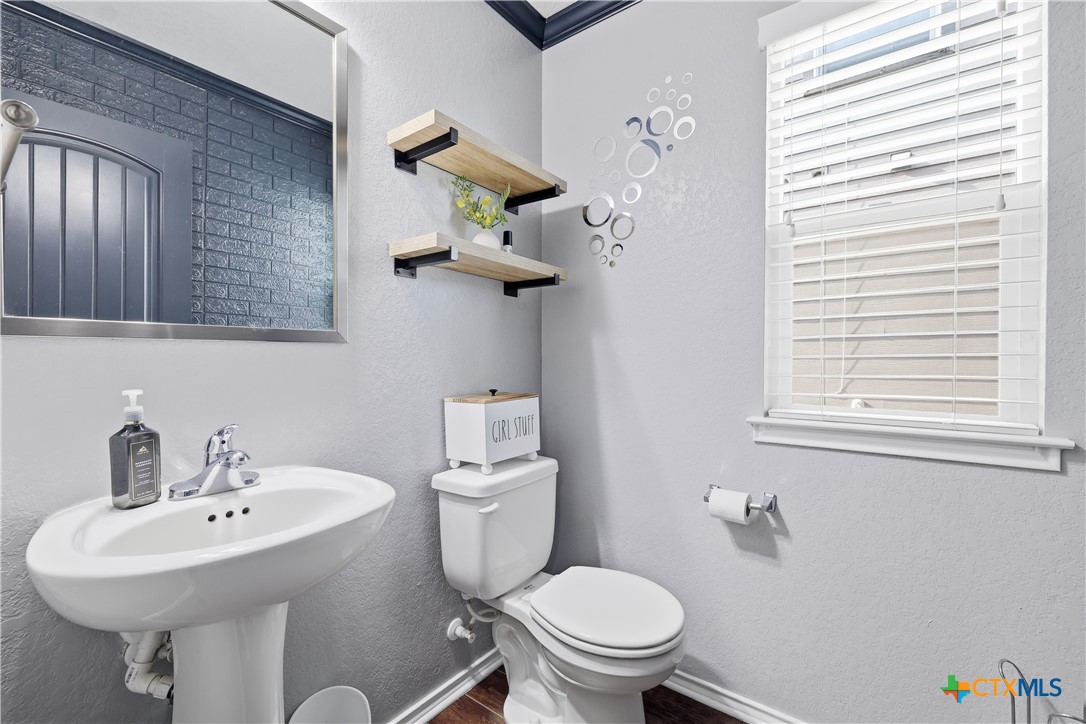 main property photo 13