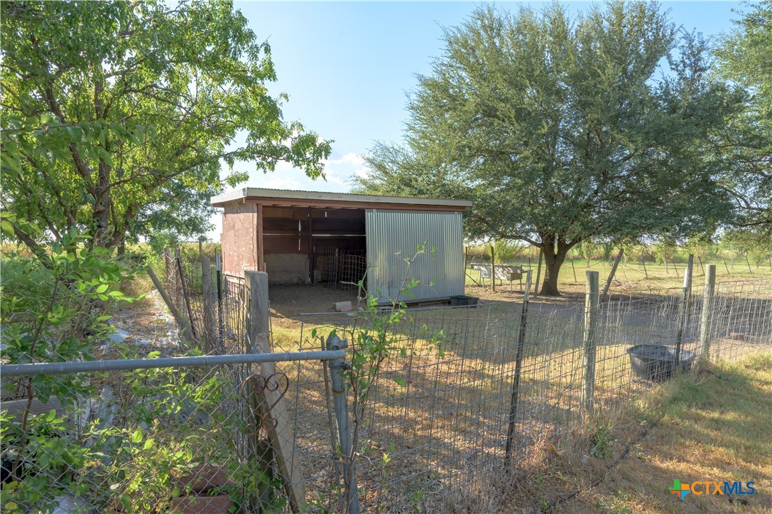 main property photo 32