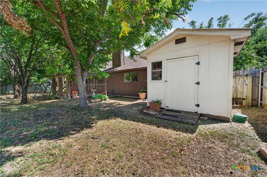 main property photo 40