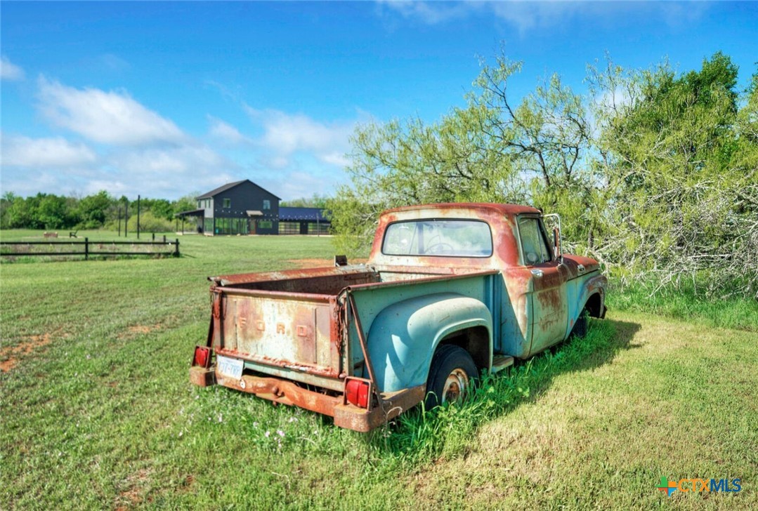 main property photo 28
