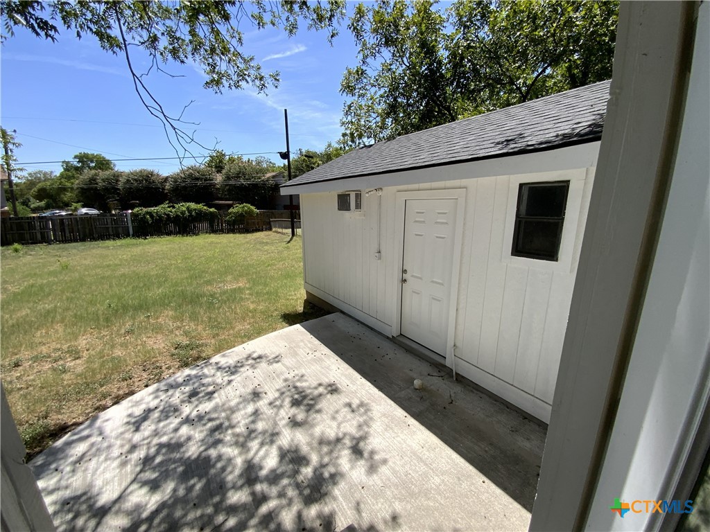 main property photo 11