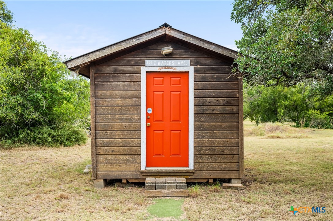 main property photo 39