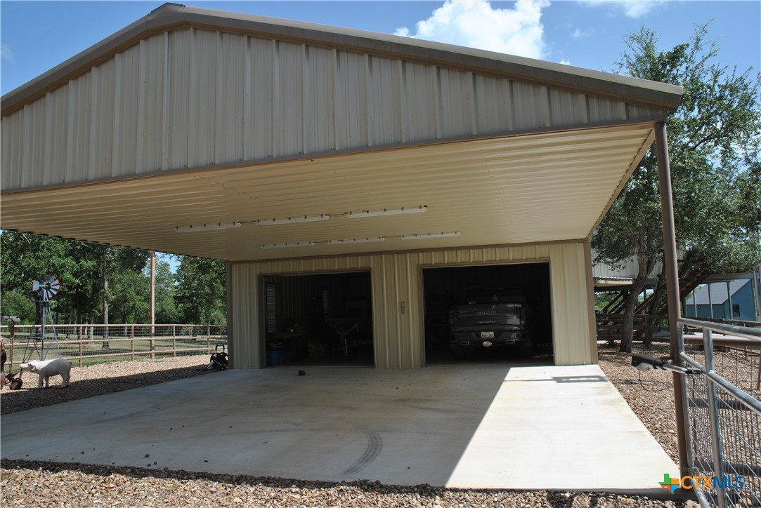main property photo 40
