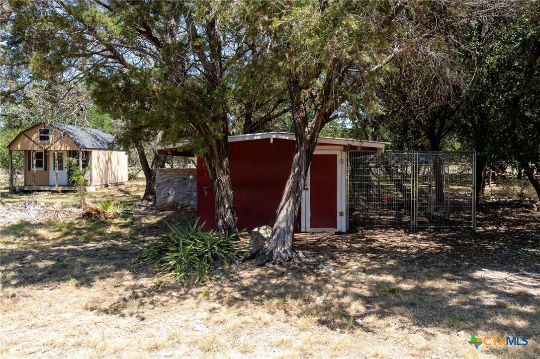 main property photo 28