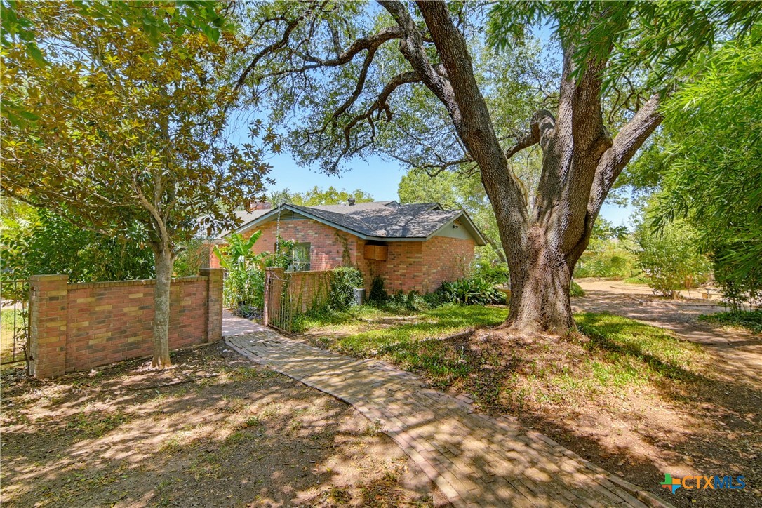 main property photo 10
