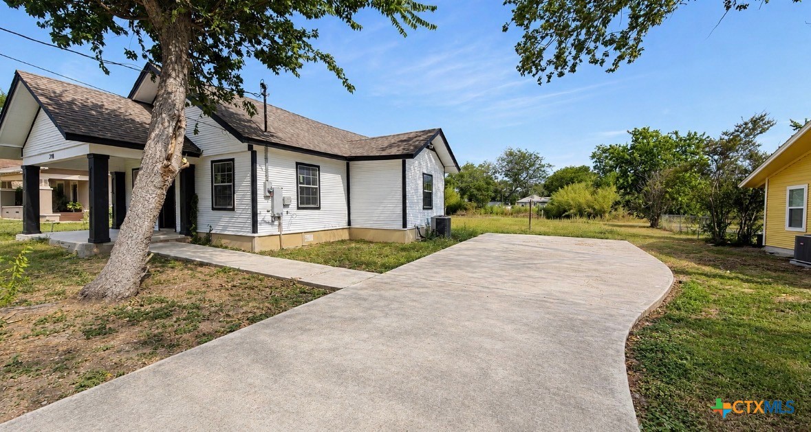 main property photo 11