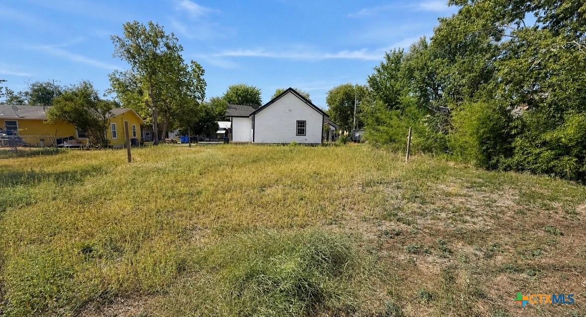 main property photo 9