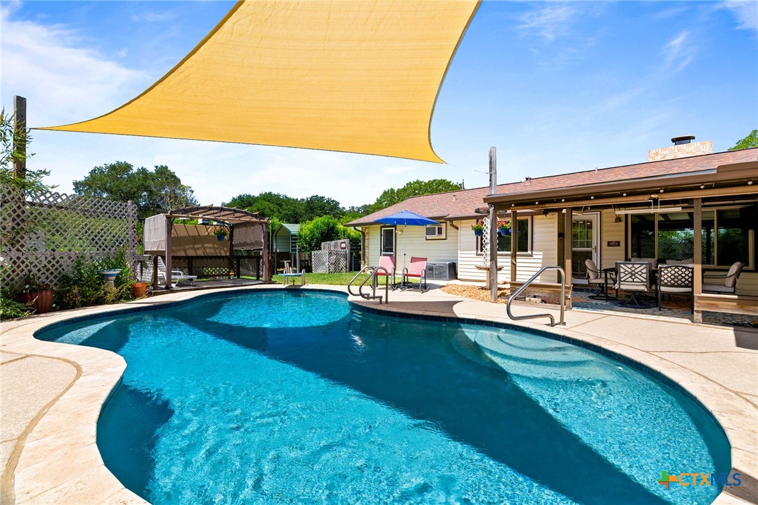 main property photo 23