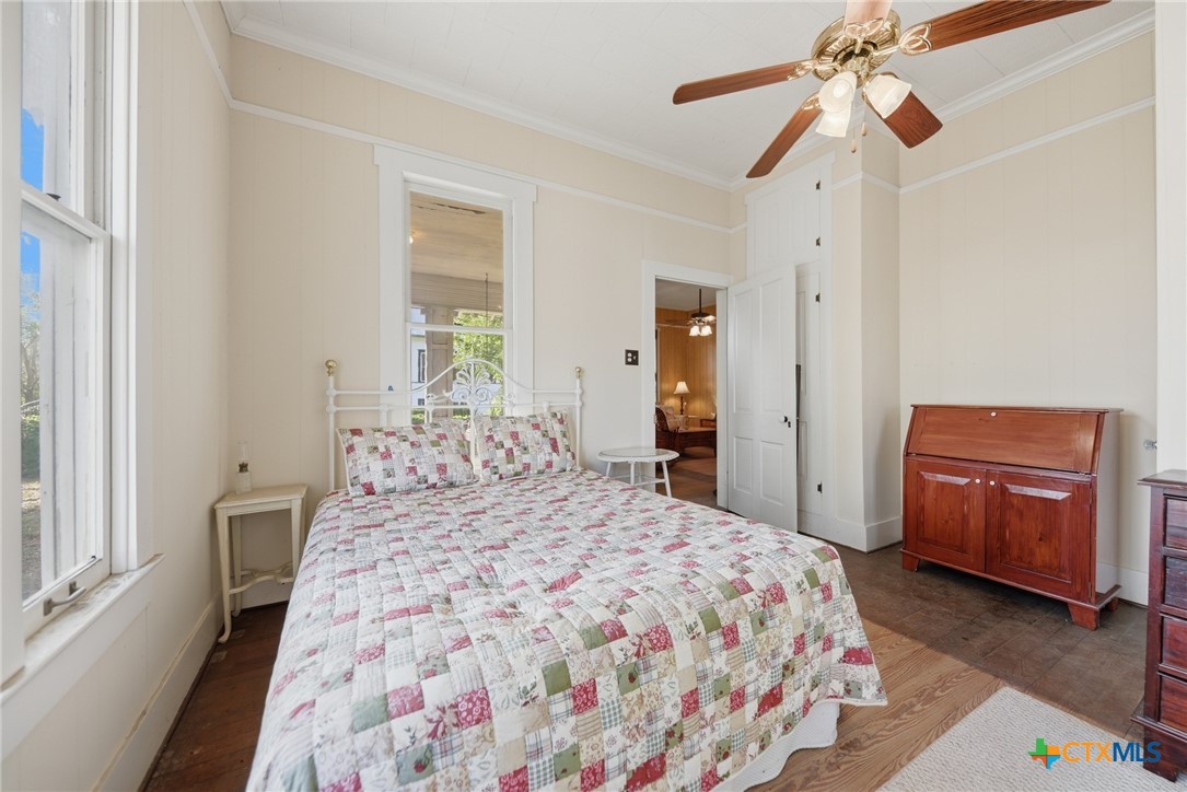 main property photo 9