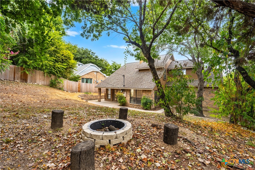 main property photo 28