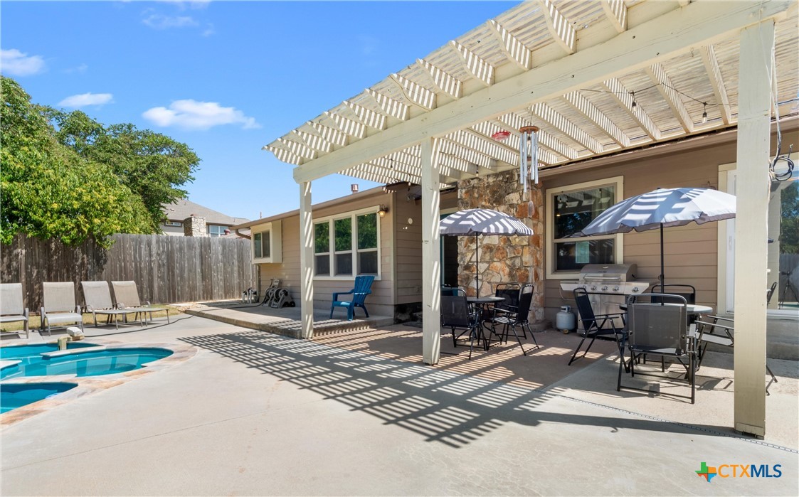 main property photo 30