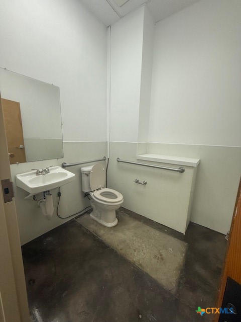 main property photo 6