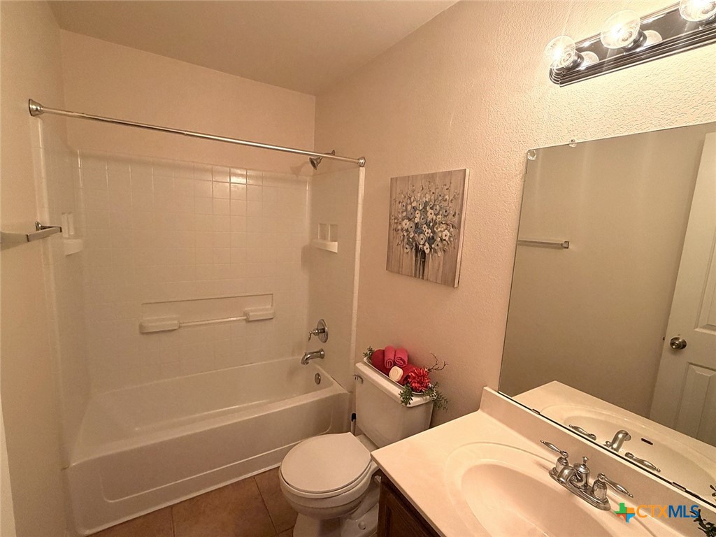 main property photo 11