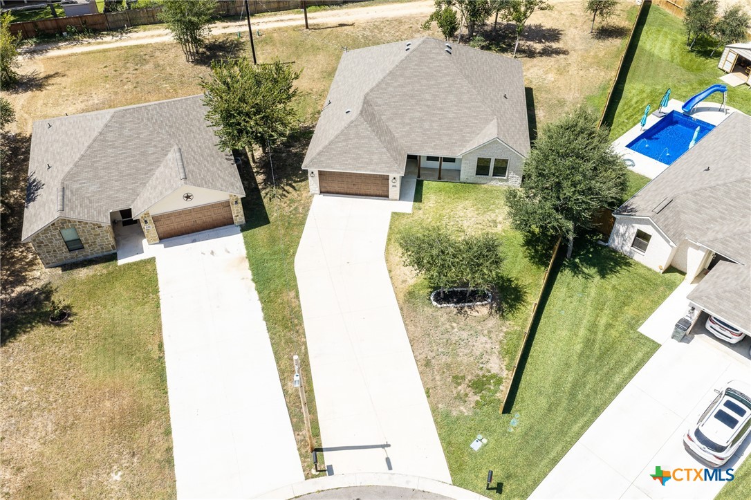 main property photo 40