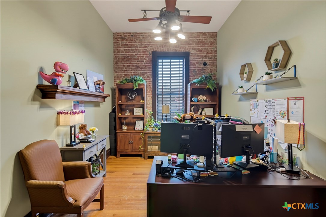 main property photo 13