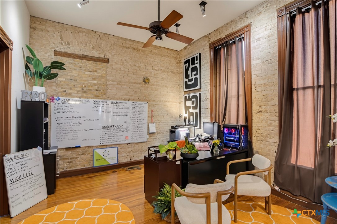 main property photo 25