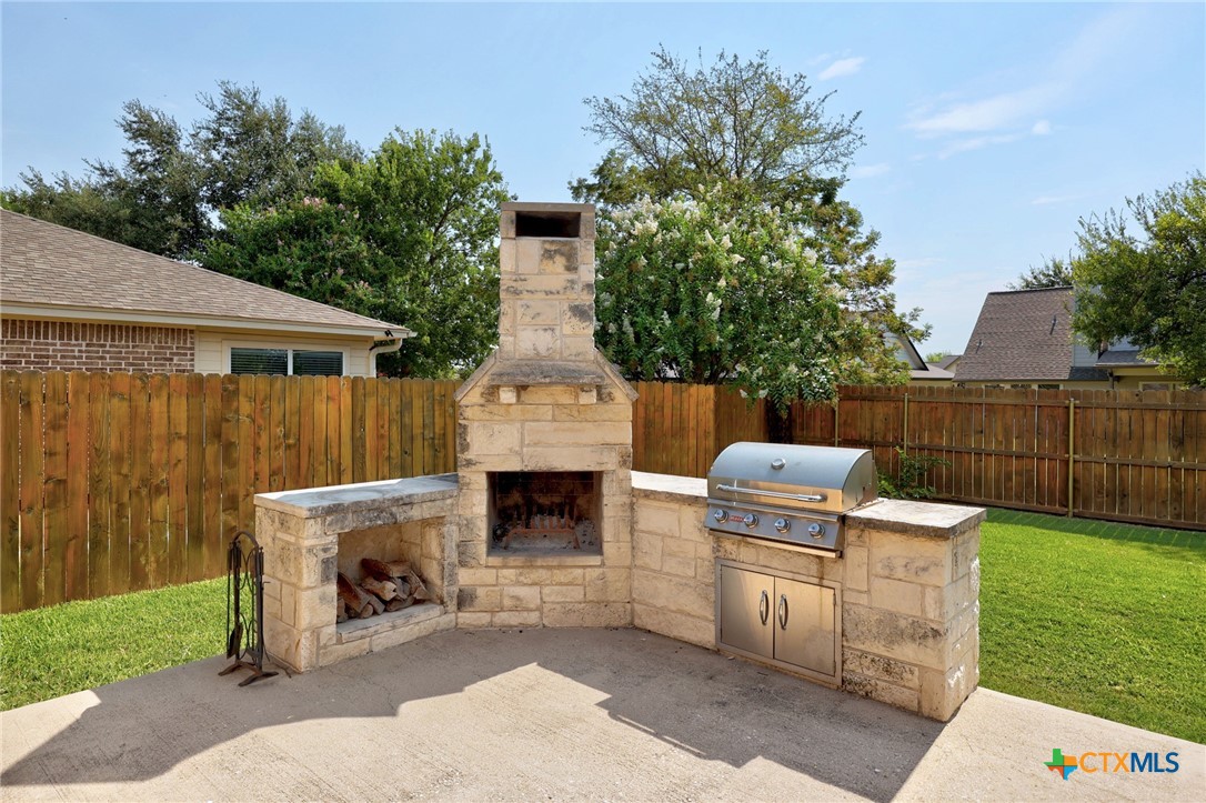 main property photo 17